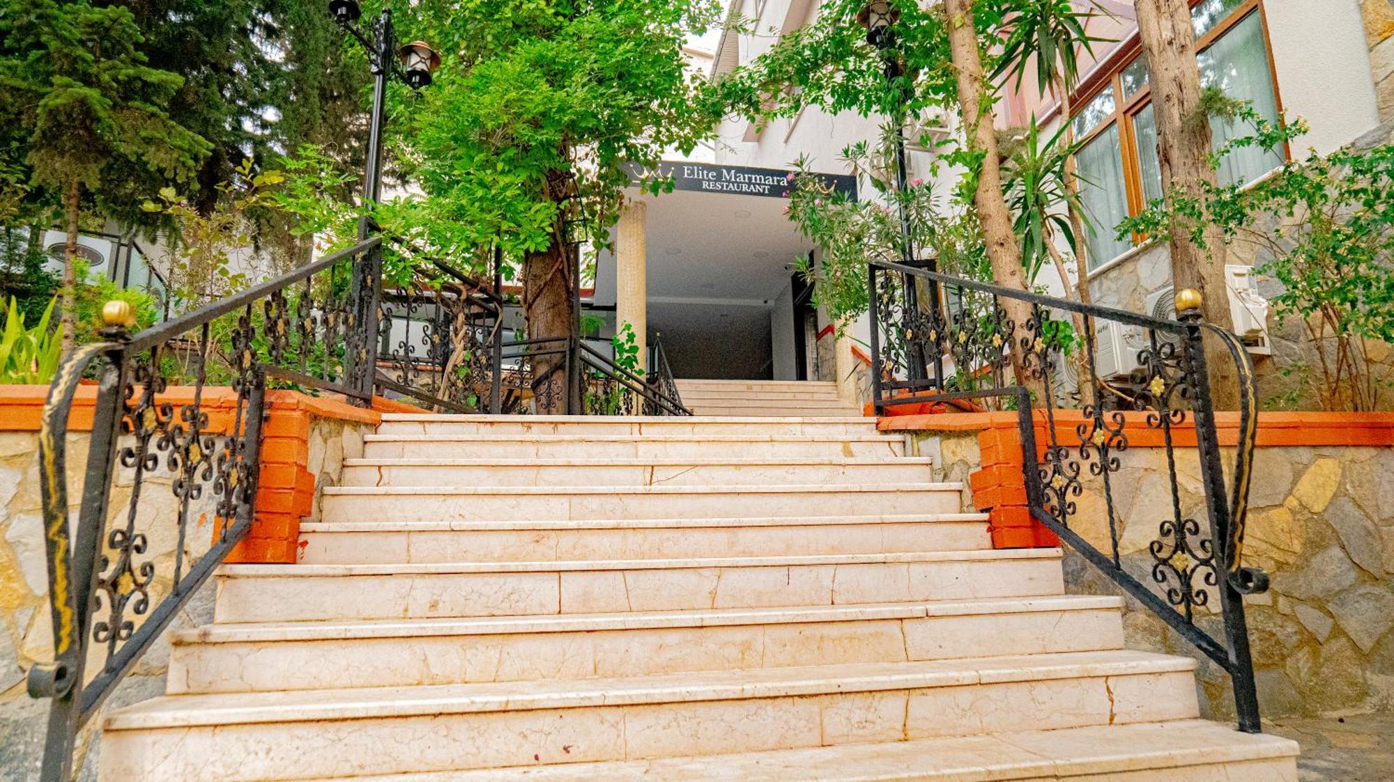 Elite Marmara Pansiyon Camlica Istanbul Exterior photo